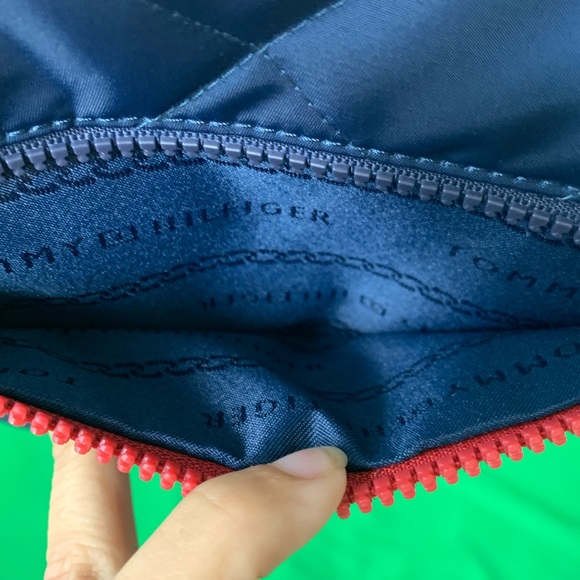 NWT Navy Blue Tommy Hilfiger Crossbody** - Picture 4 of 4